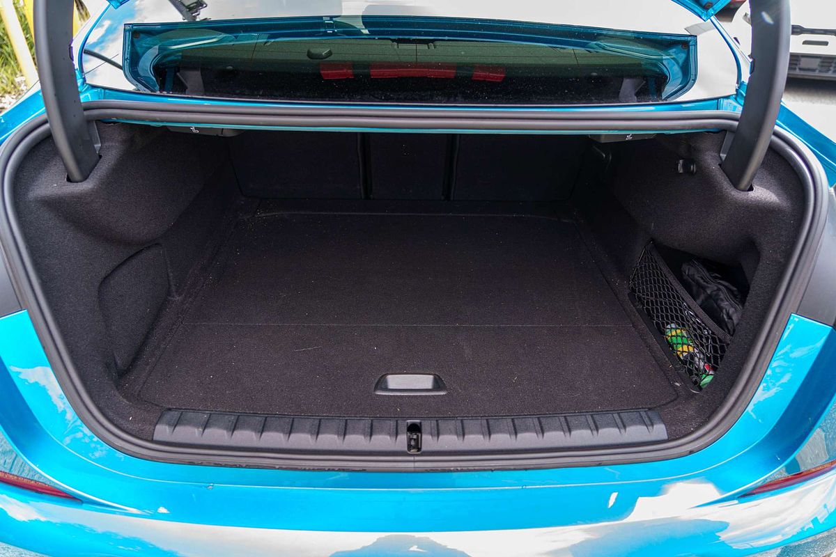 2022 BMW 2 Series 220i M Sport F44