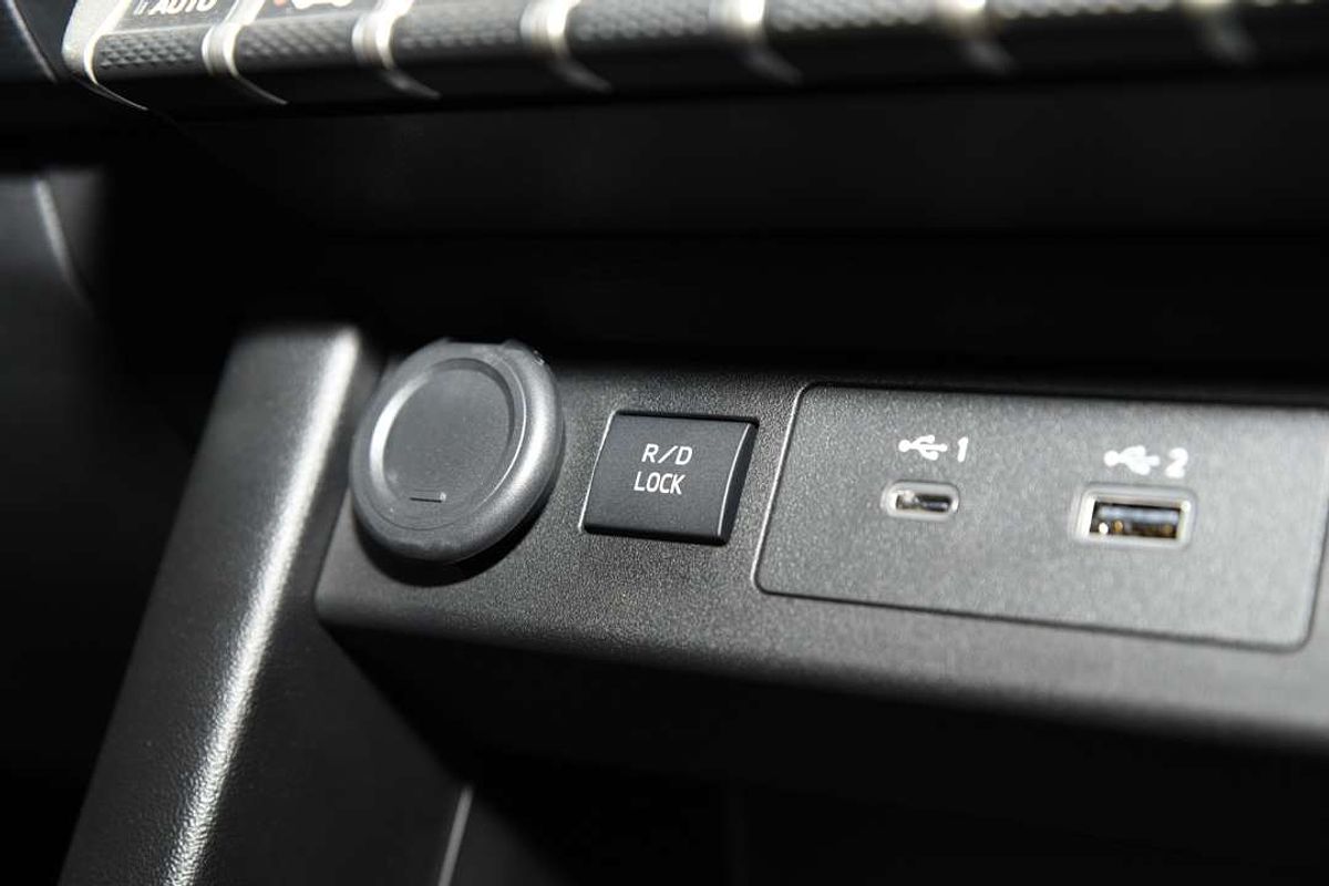 2025 Mitsubishi Triton GSR MV 4X4