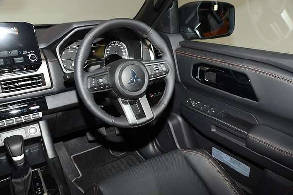 2025 Mitsubishi Triton GSR MV 4X4
