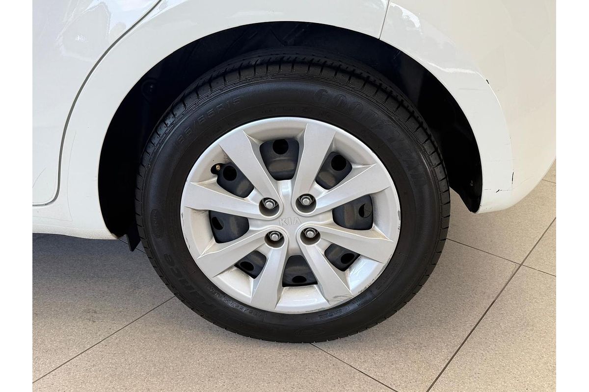 2013 Kia Rio S UB