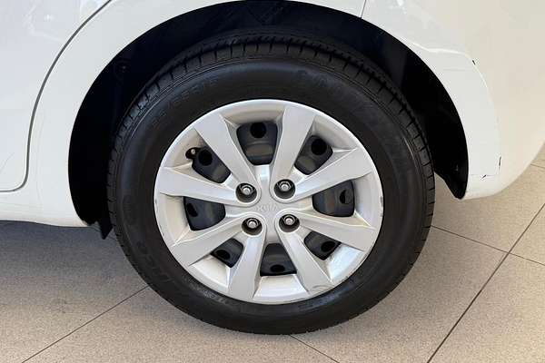 2013 Kia Rio S UB