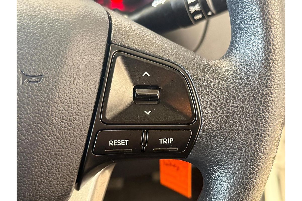 2013 Kia Rio S UB