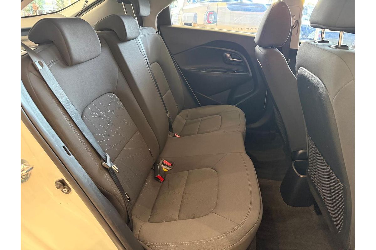 2013 Kia Rio S UB