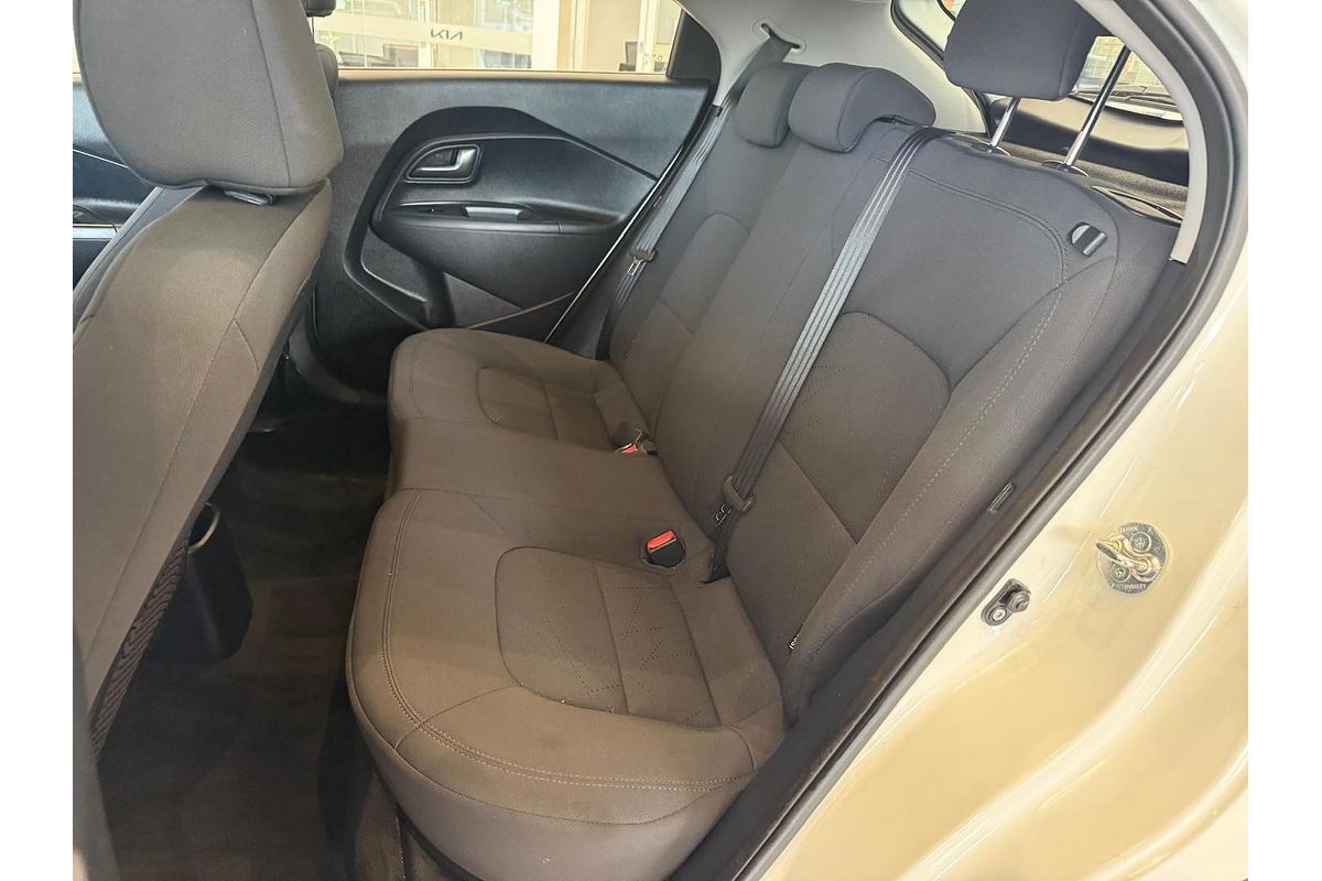 2013 Kia Rio S UB
