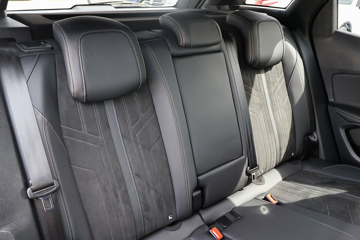 2023 Peugeot 3008 GT P84