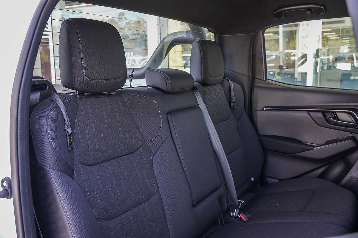 2025 Isuzu D-MAX X-RIDER 4X4