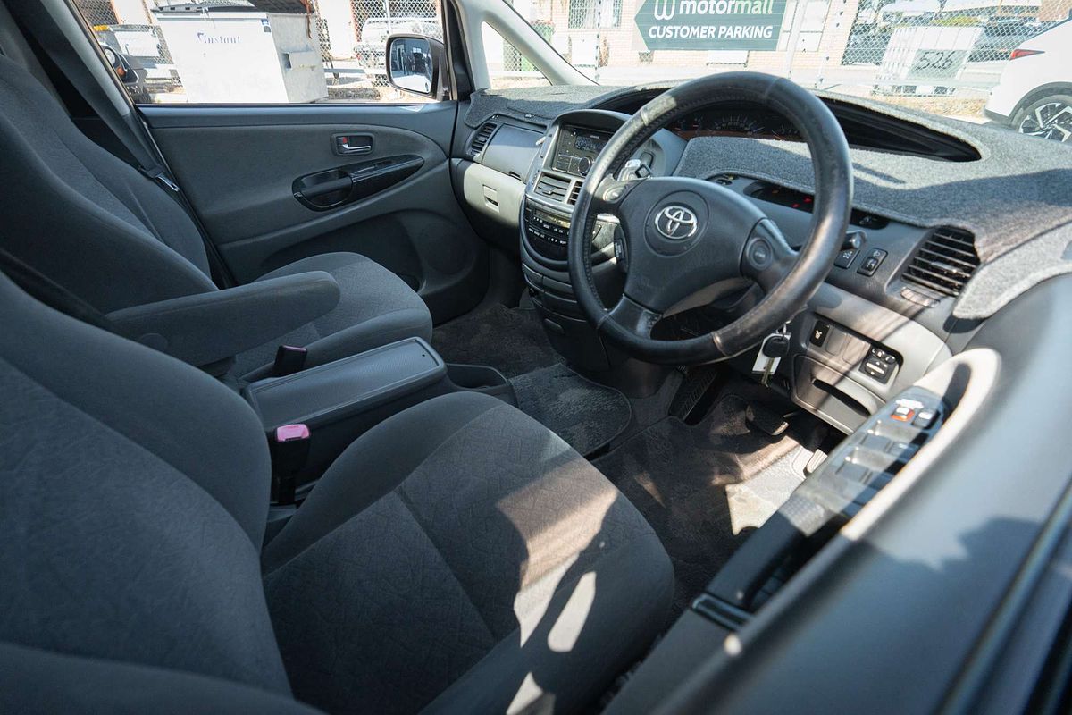 2005 Toyota Tarago GLX ACR30R