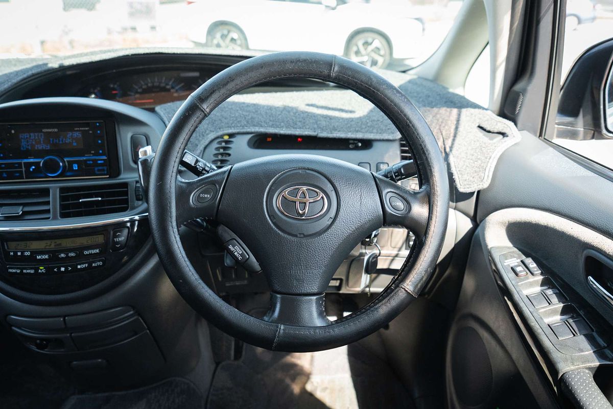 2005 Toyota Tarago GLX ACR30R