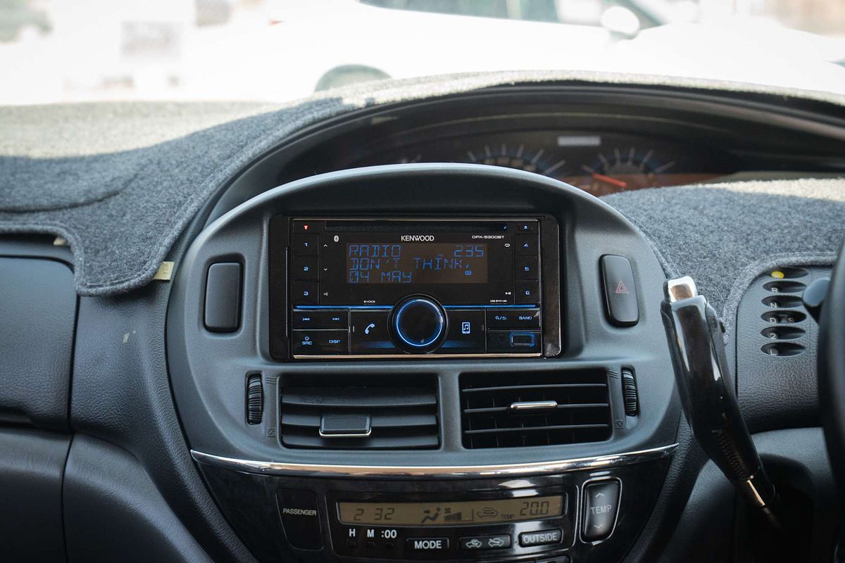 2005 Toyota Tarago GLX ACR30R