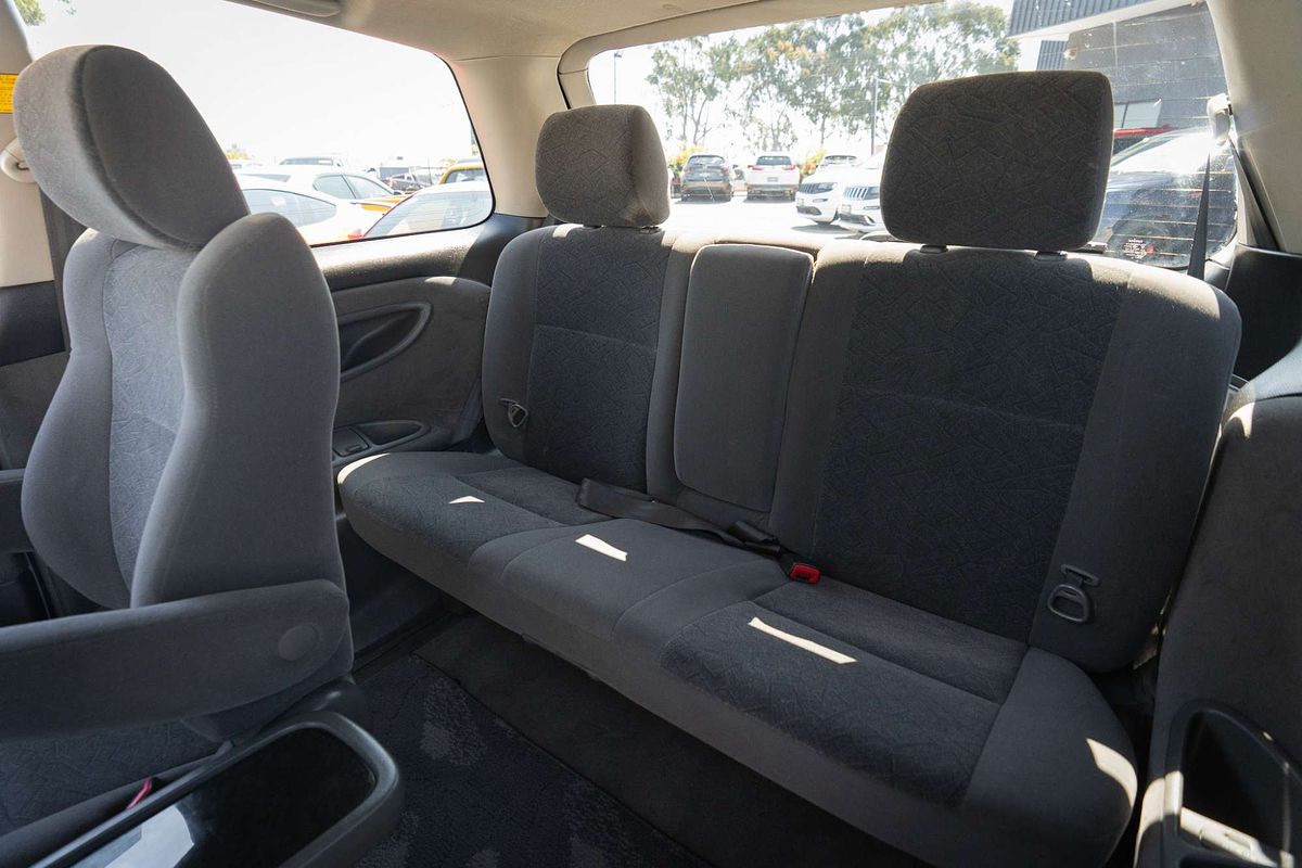 2005 Toyota Tarago GLX ACR30R