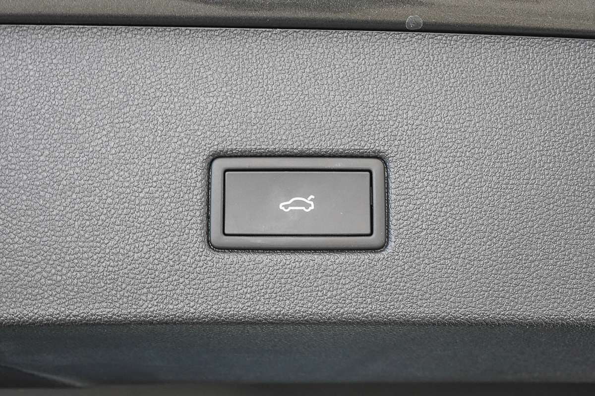 2025 Volkswagen T-Roc 110TSI Style D11