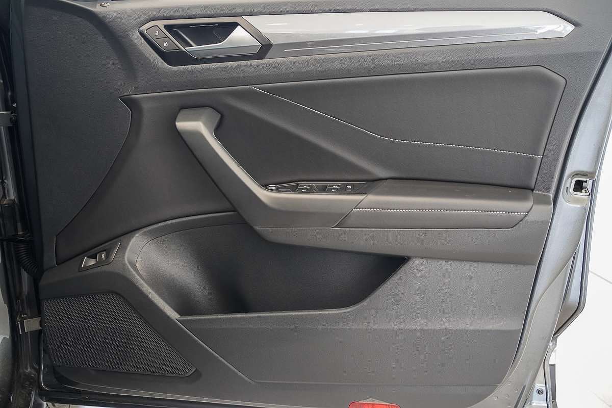 2025 Volkswagen T-Roc 110TSI Style D11