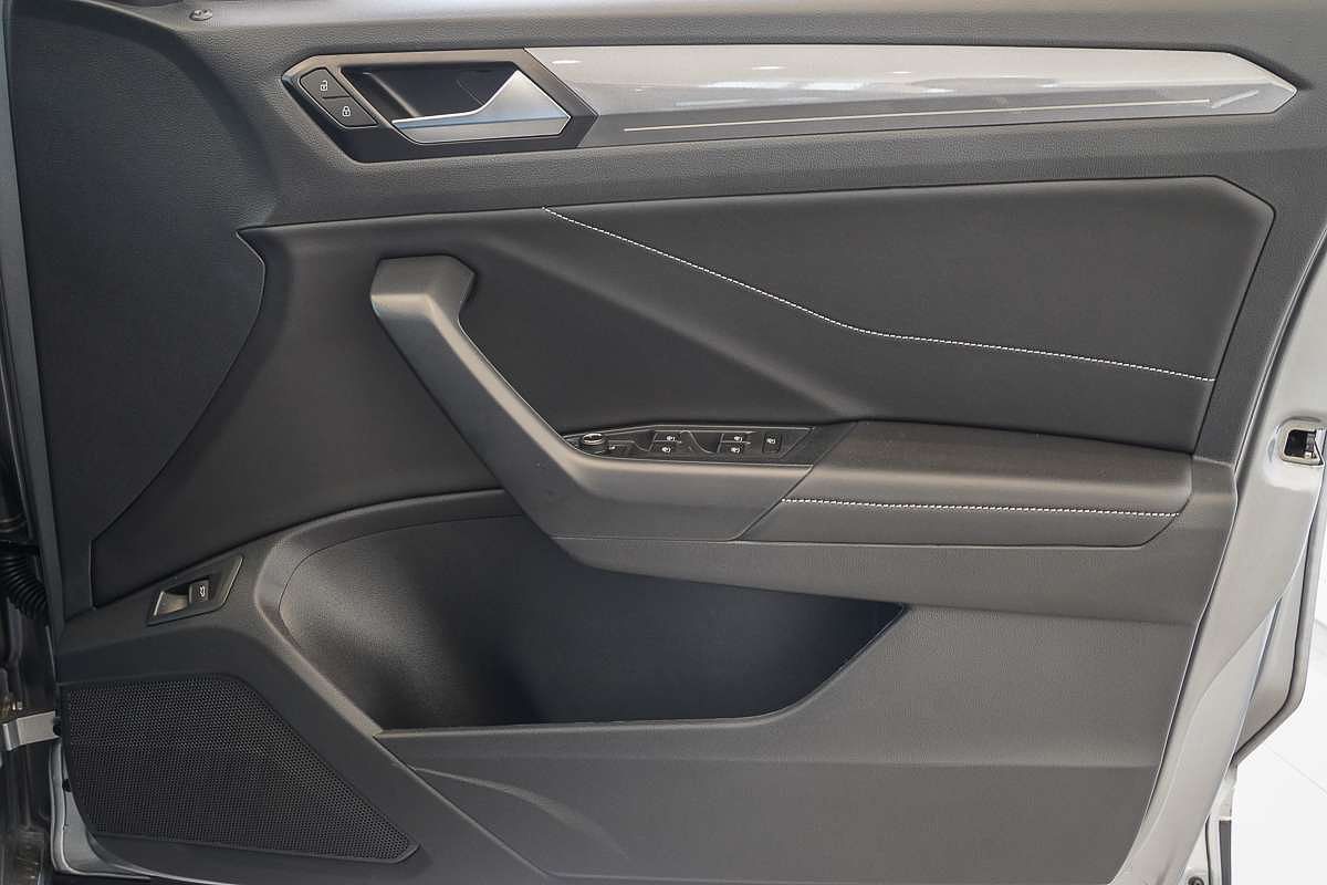 2025 Volkswagen T-Roc 110TSI Style D11