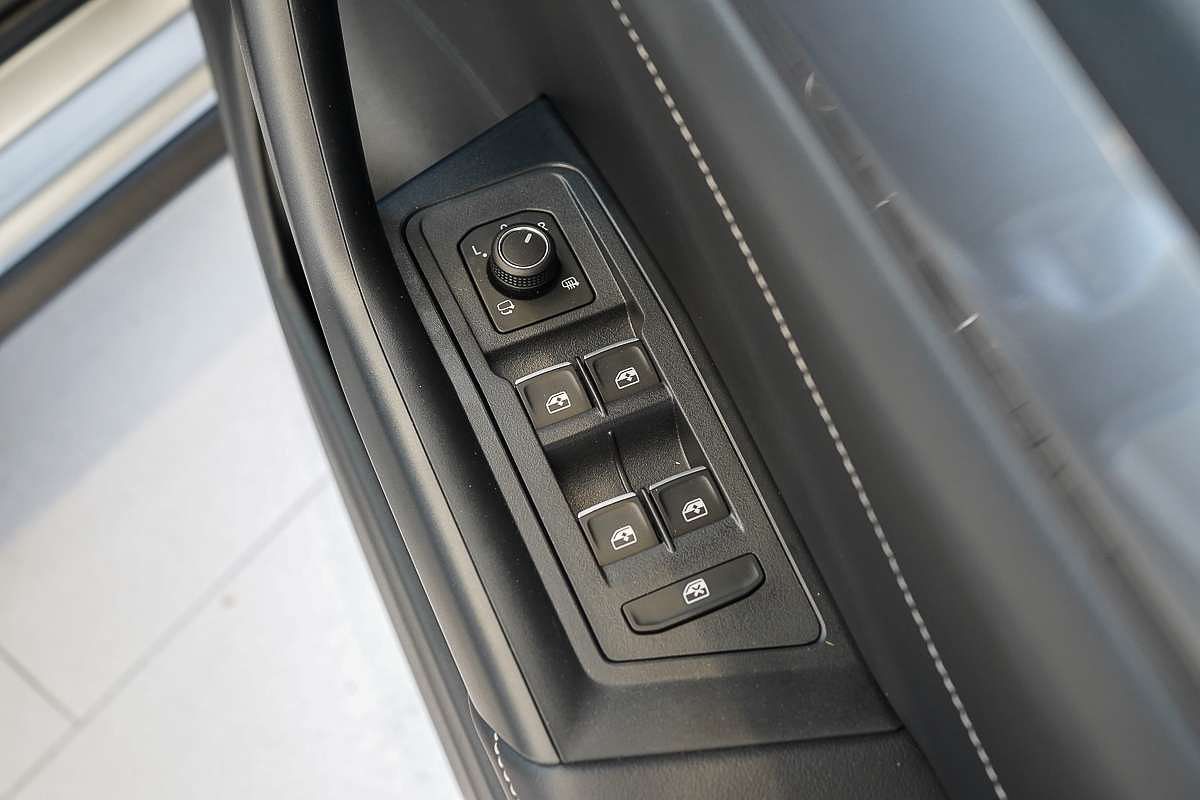 2025 Volkswagen T-Roc 110TSI Style D11