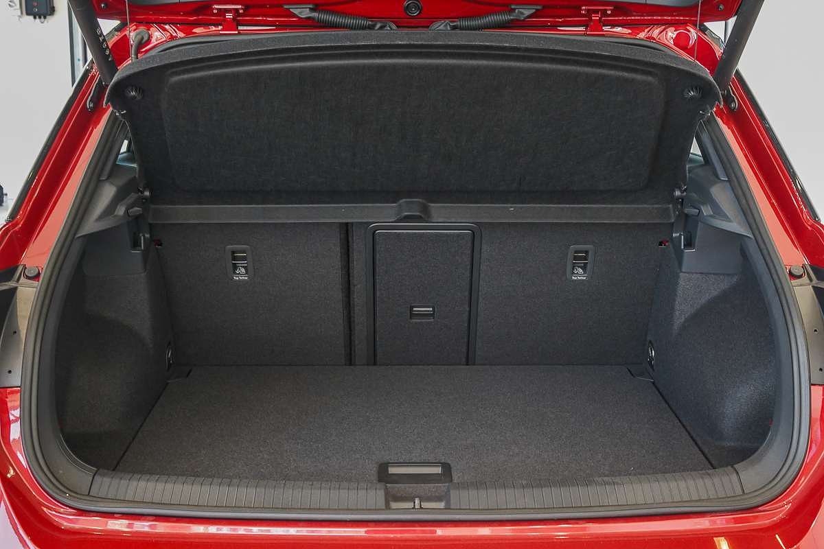 2025 Volkswagen T-Roc 140TSI R-Line D11