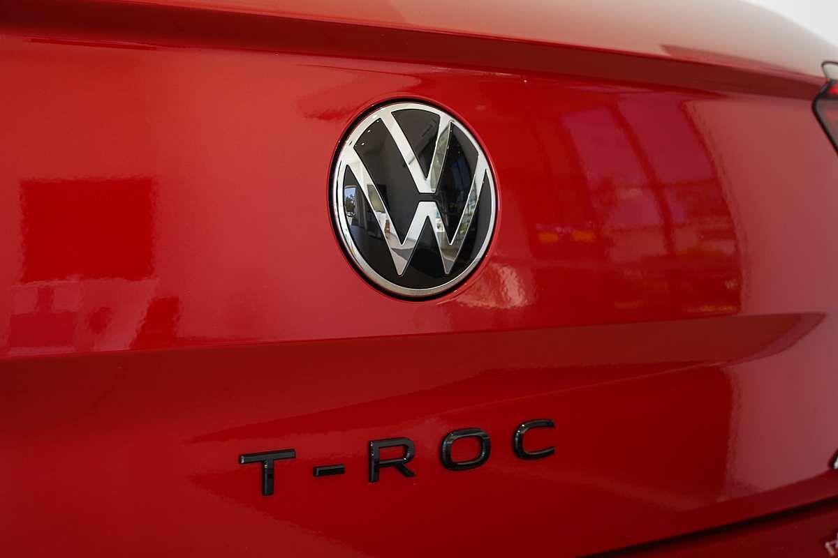 2025 Volkswagen T-Roc 140TSI R-Line D11