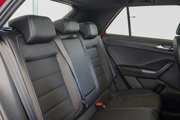 2025 Volkswagen T-Roc 140TSI R-Line D11
