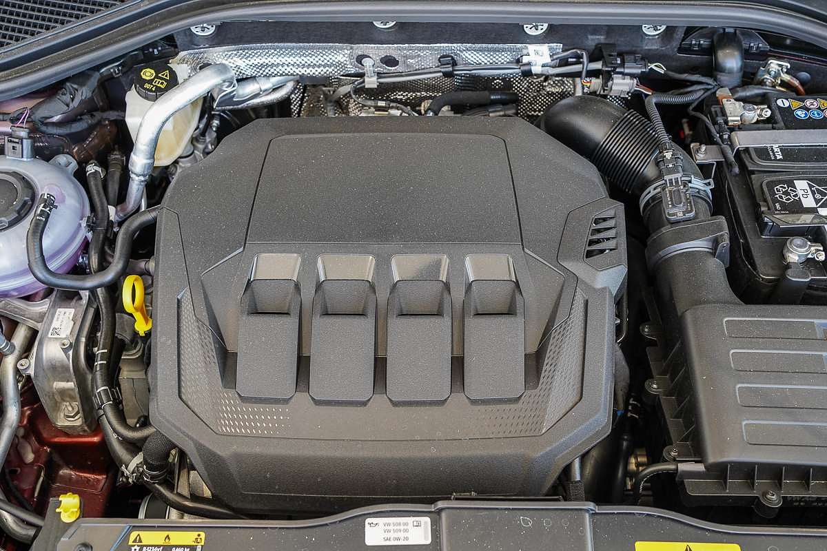 2025 Volkswagen T-Roc 140TSI R-Line D11