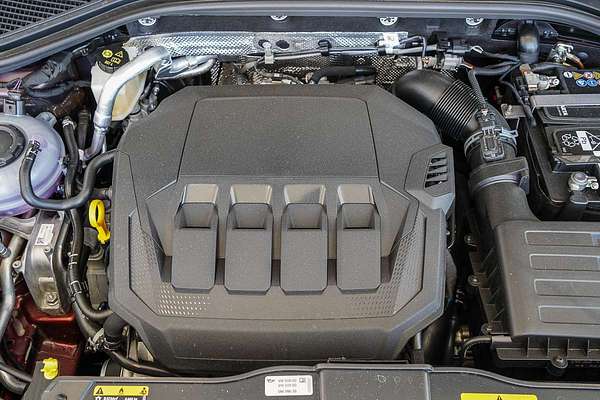 2025 Volkswagen T-Roc 140TSI R-Line D11