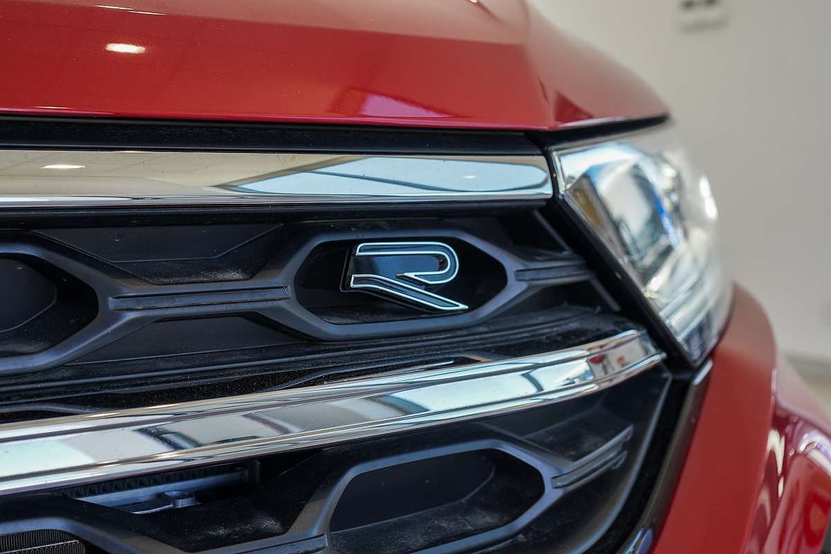 2025 Volkswagen T-Roc 140TSI R-Line D11