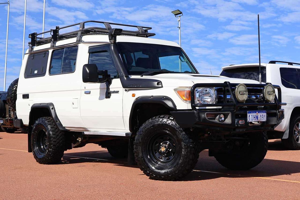 2014 Toyota Landcruiser GXL Troopcarrier VDJ78R