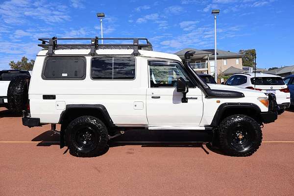 2014 Toyota Landcruiser GXL Troopcarrier VDJ78R