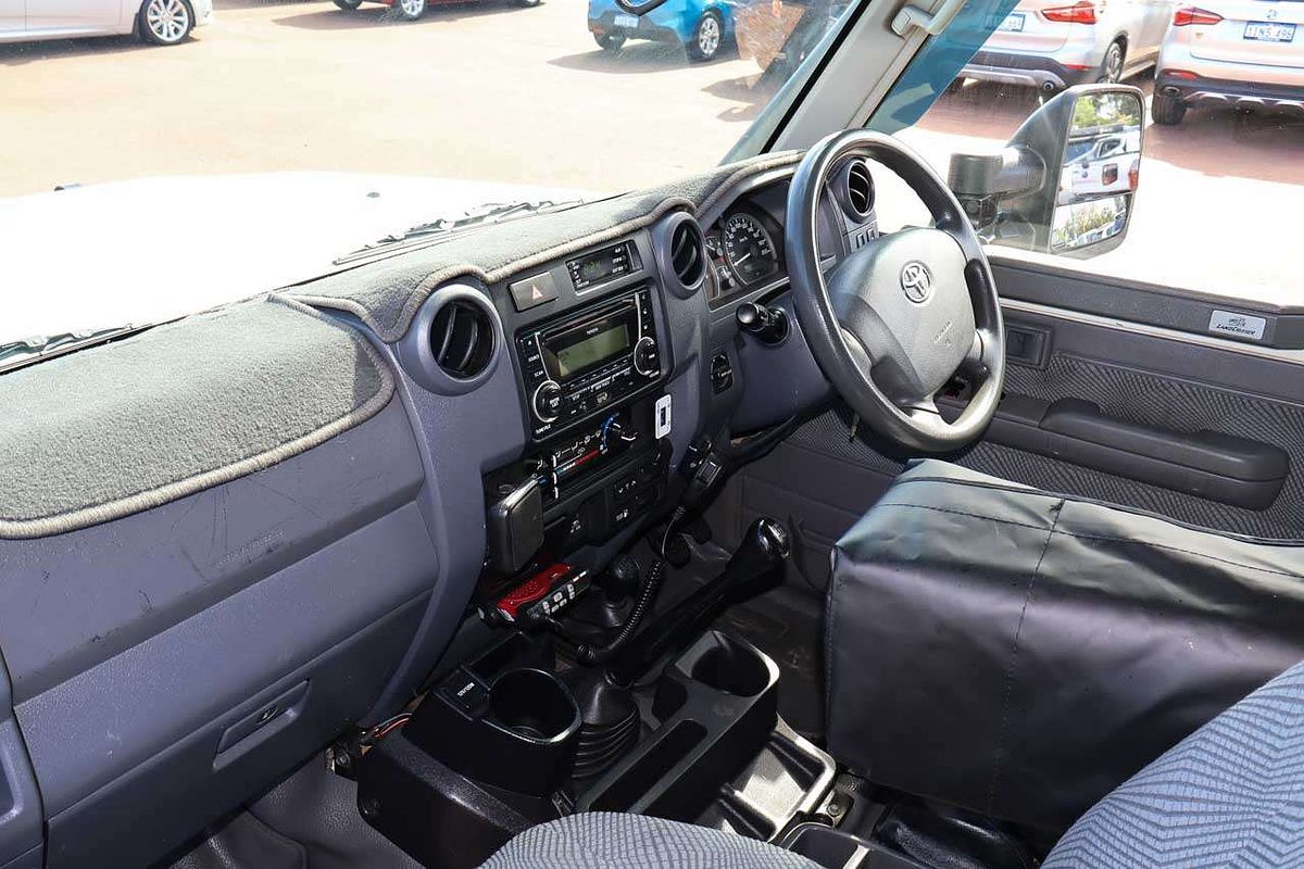 2014 Toyota Landcruiser GXL Troopcarrier VDJ78R