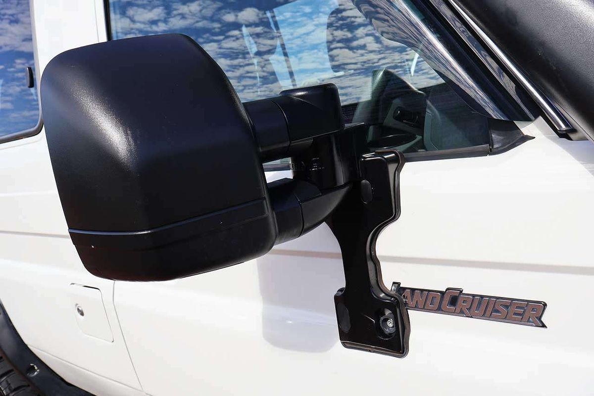 2014 Toyota Landcruiser GXL Troopcarrier VDJ78R