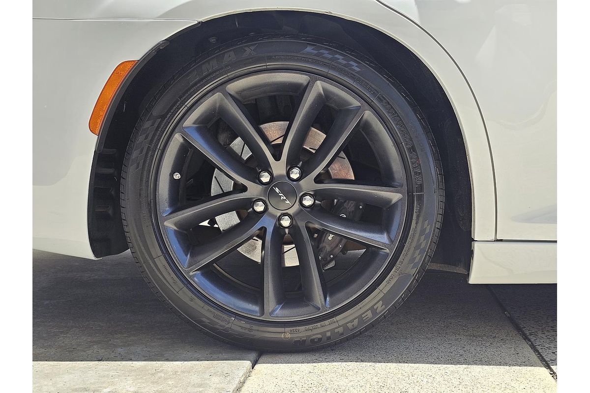2021 Chrysler 300 SRT Core LX