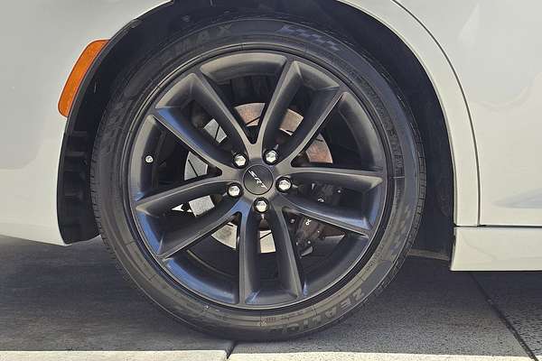 2021 Chrysler 300 SRT Core LX