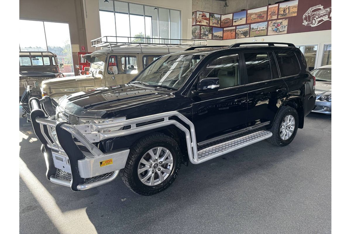 2017 Toyota Landcruiser Sahara VDJ200R