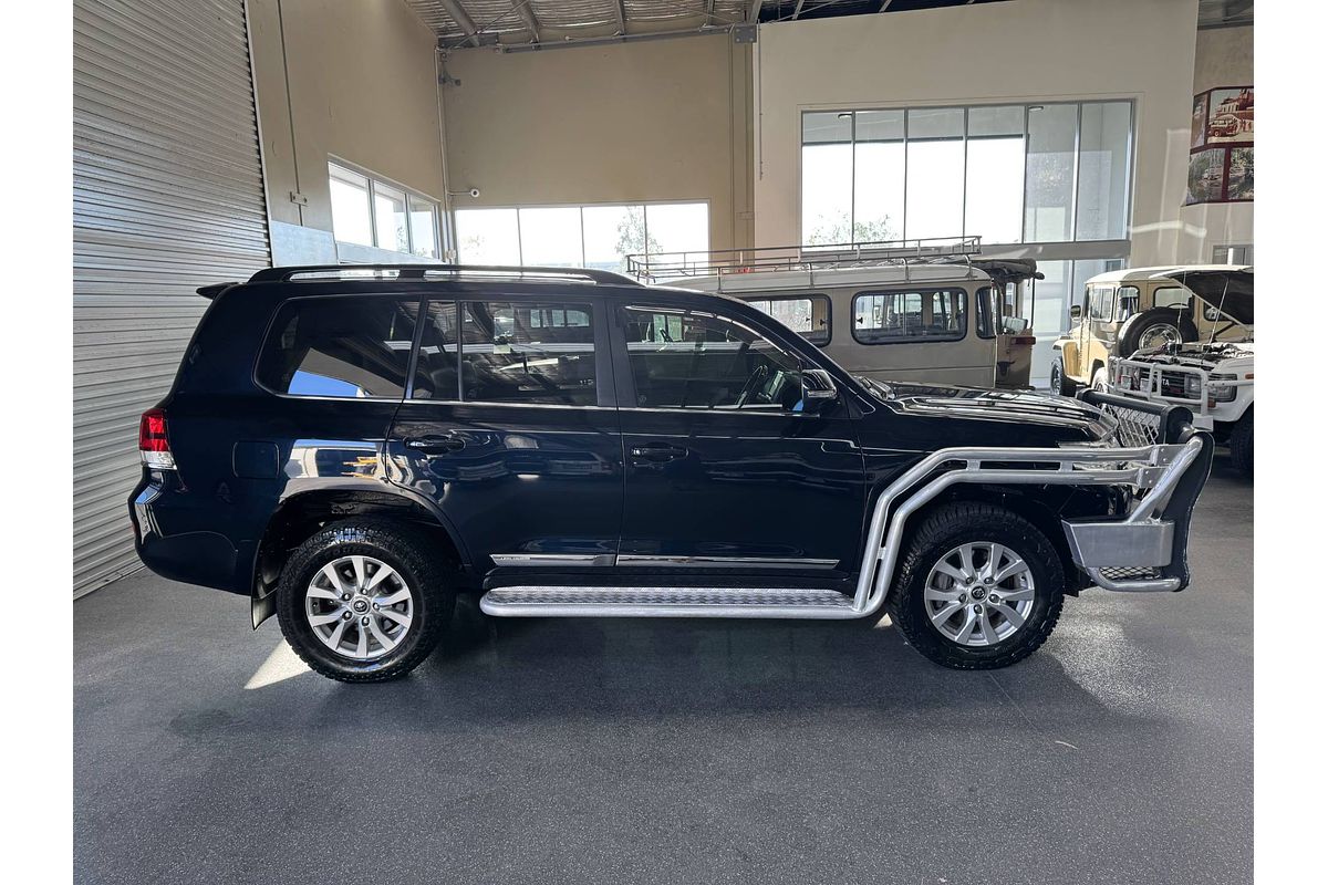 2017 Toyota Landcruiser Sahara VDJ200R