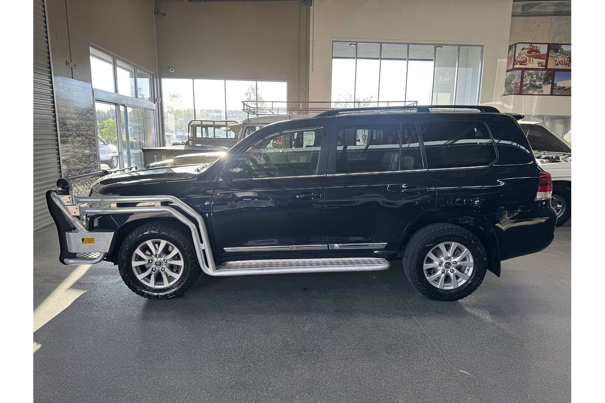 2017 Toyota Landcruiser Sahara VDJ200R