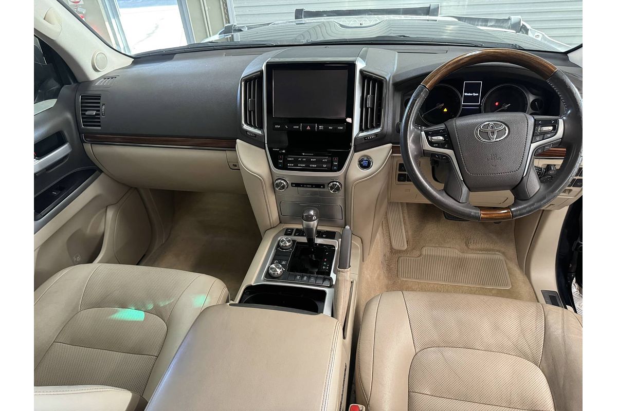 2017 Toyota Landcruiser Sahara VDJ200R