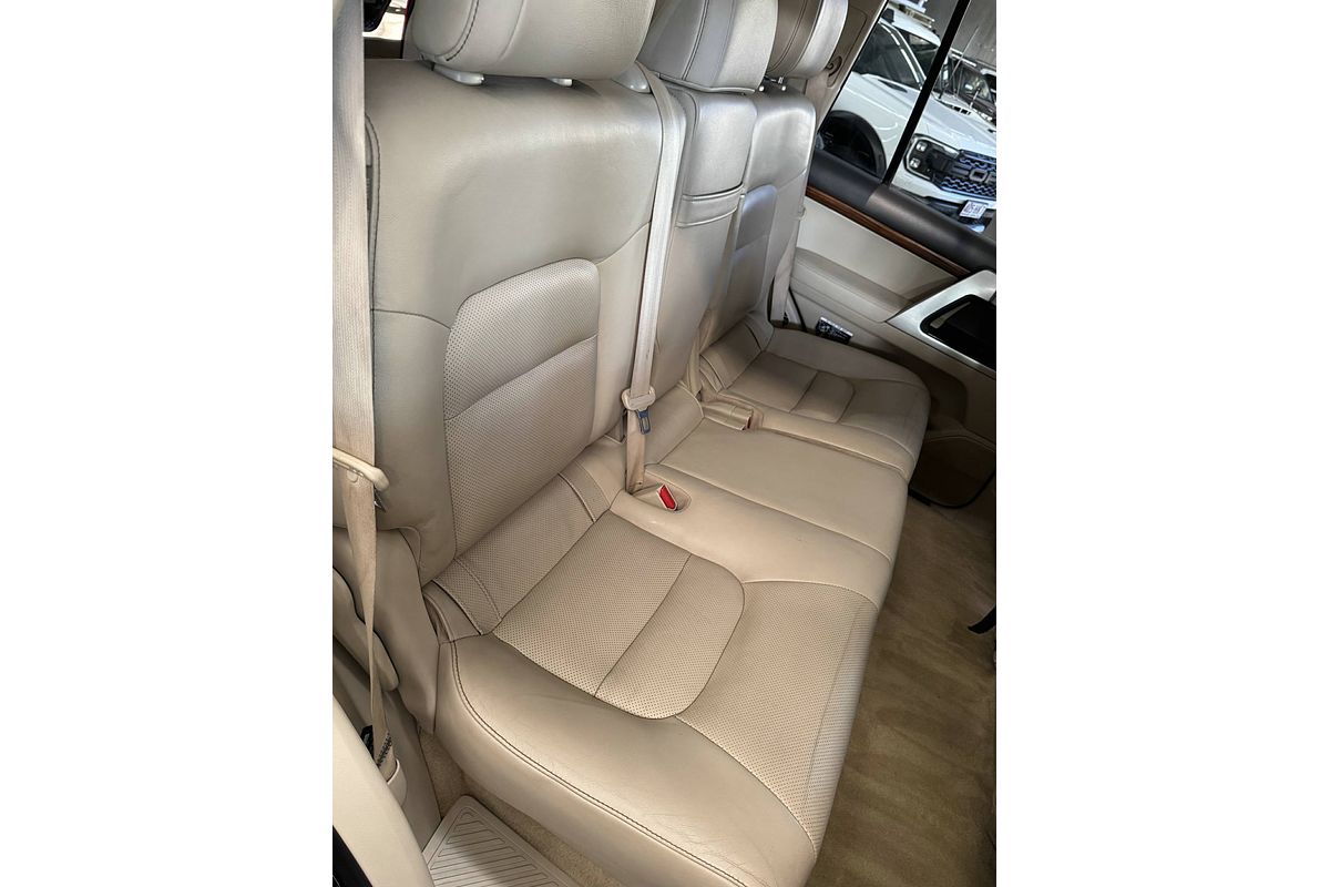 2017 Toyota Landcruiser Sahara VDJ200R