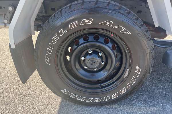 2020 Toyota Hilux SR GUN126R 4X4