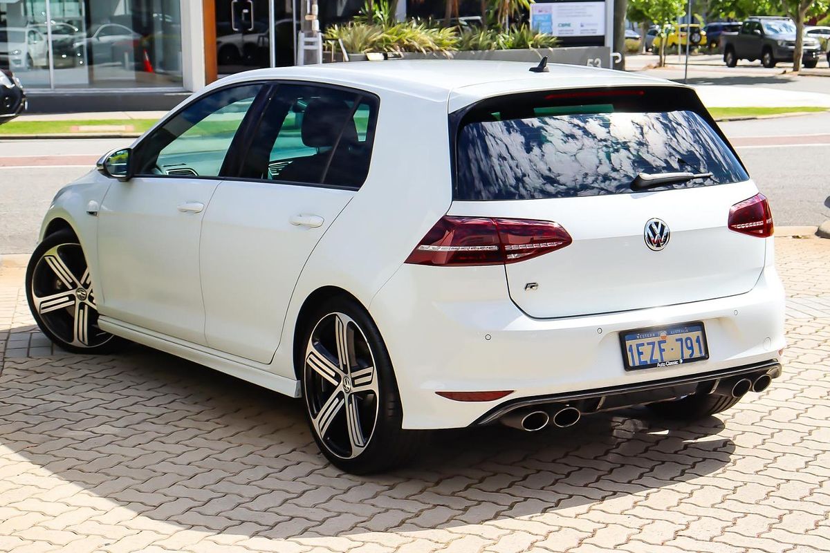 2016 Volkswagen Golf R 7