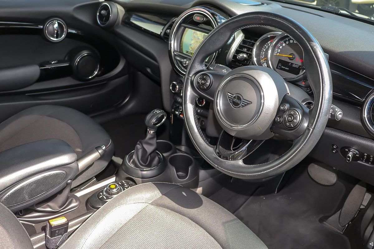 2017 MINI Hatch Cooper F56