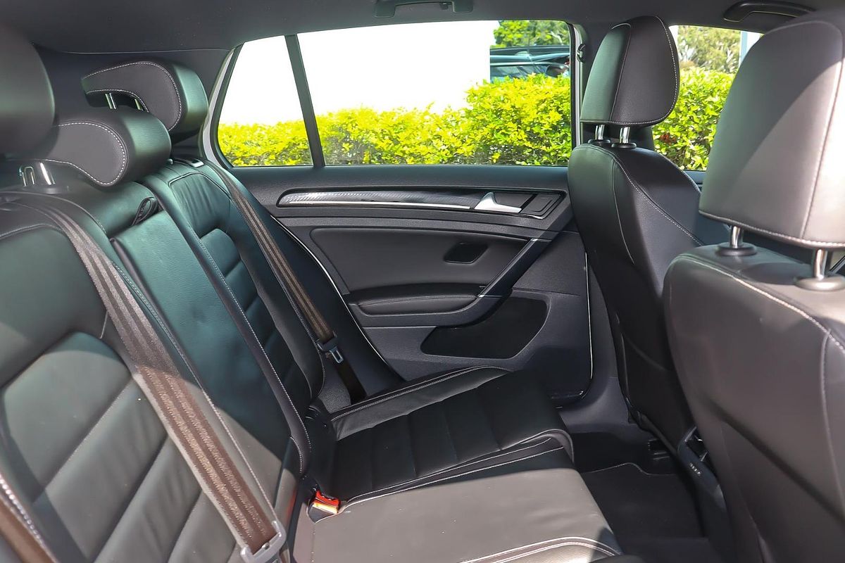 2016 Volkswagen Golf R 7
