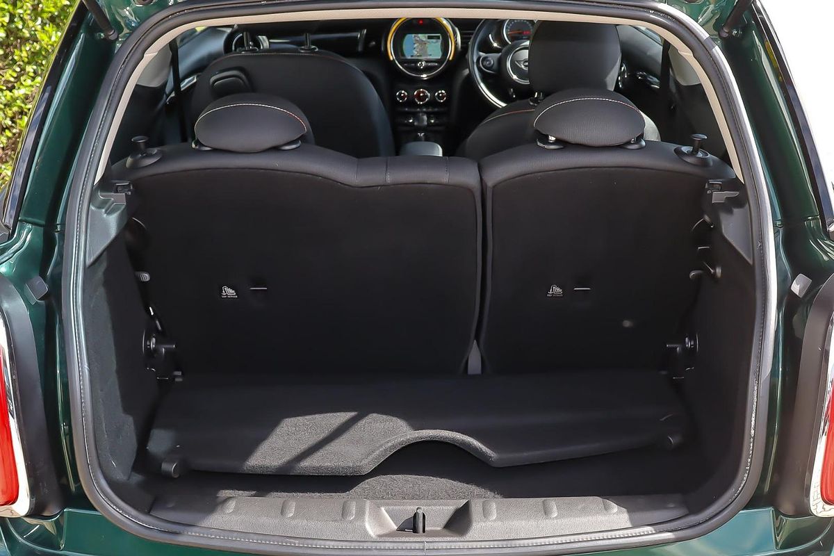 2017 MINI Hatch Cooper F56