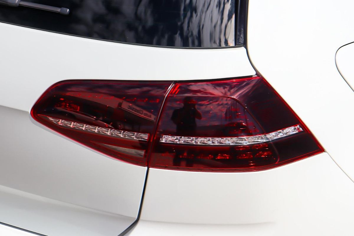 2016 Volkswagen Golf R 7
