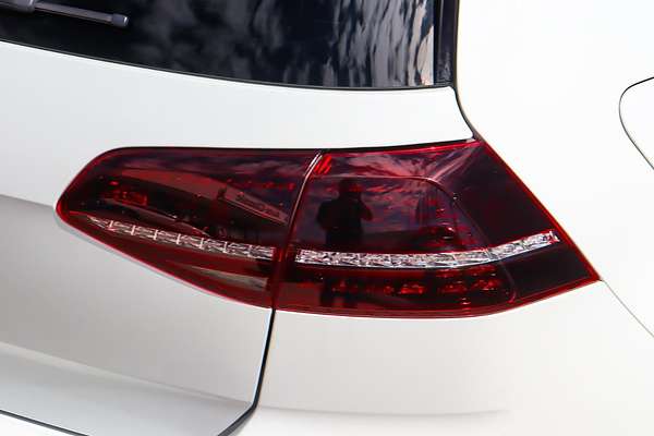 2016 Volkswagen Golf R 7