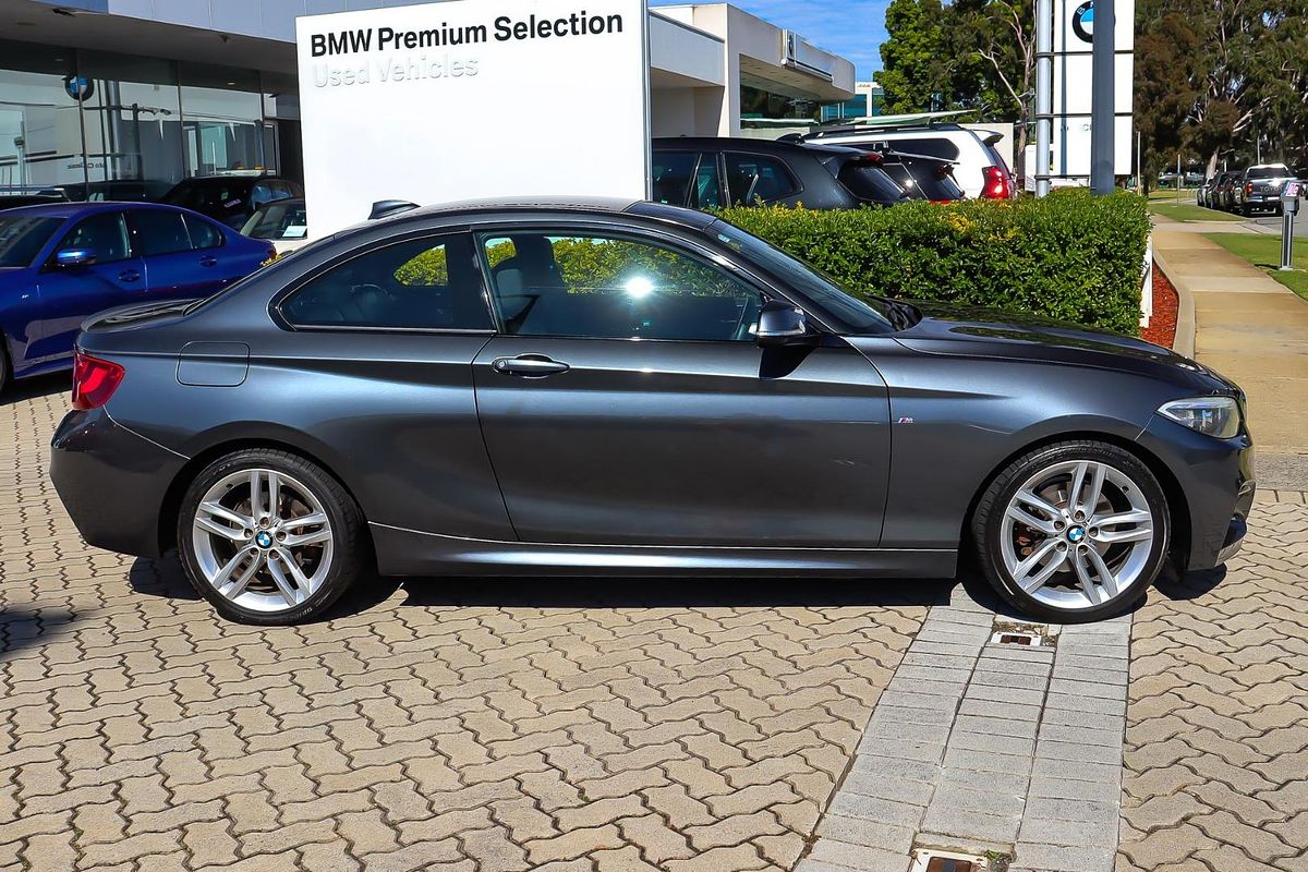 2014 BMW 2 Series 220d Sport Line F22