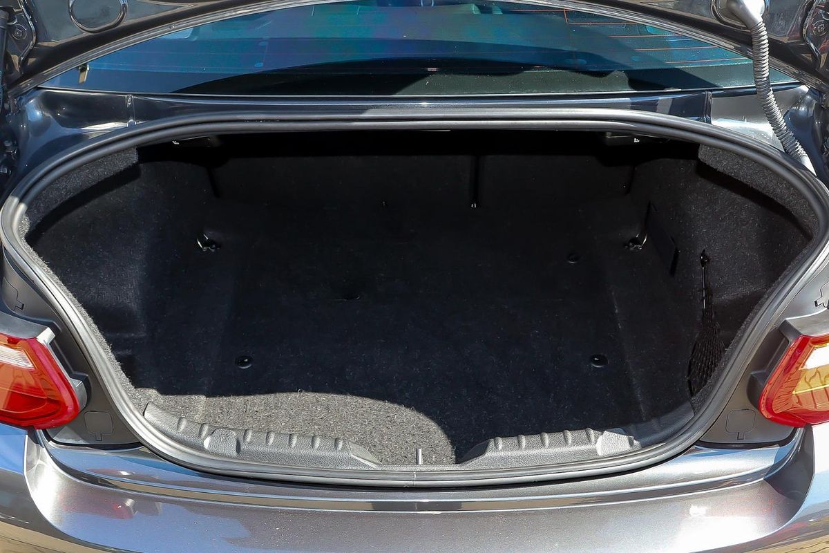 2014 BMW 2 Series 220d Sport Line F22