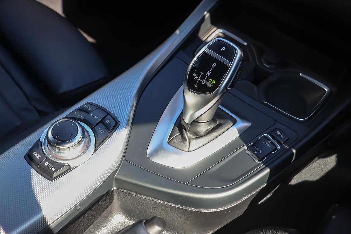 2014 BMW 2 Series 220d Sport Line F22