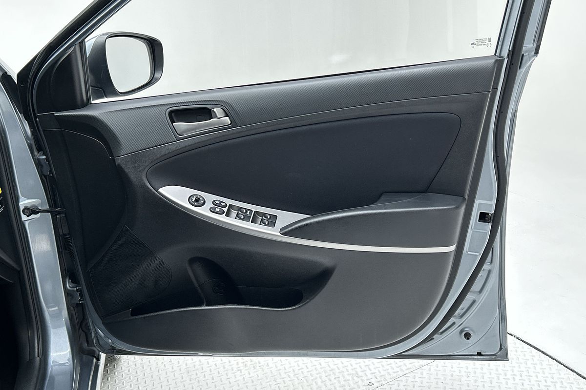 2017 Hyundai Accent Sport RB6