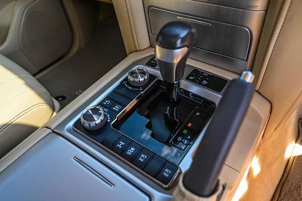 2016 Toyota Landcruiser Sahara VDJ200R