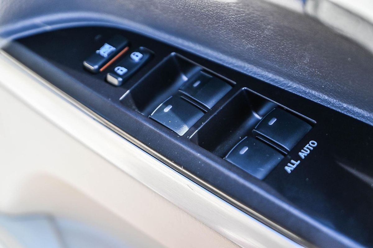 2016 Toyota Landcruiser Sahara VDJ200R