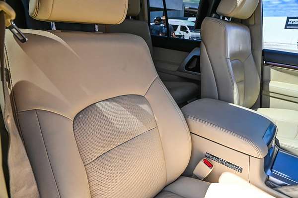 2016 Toyota Landcruiser Sahara VDJ200R