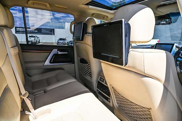 2016 Toyota Landcruiser Sahara VDJ200R